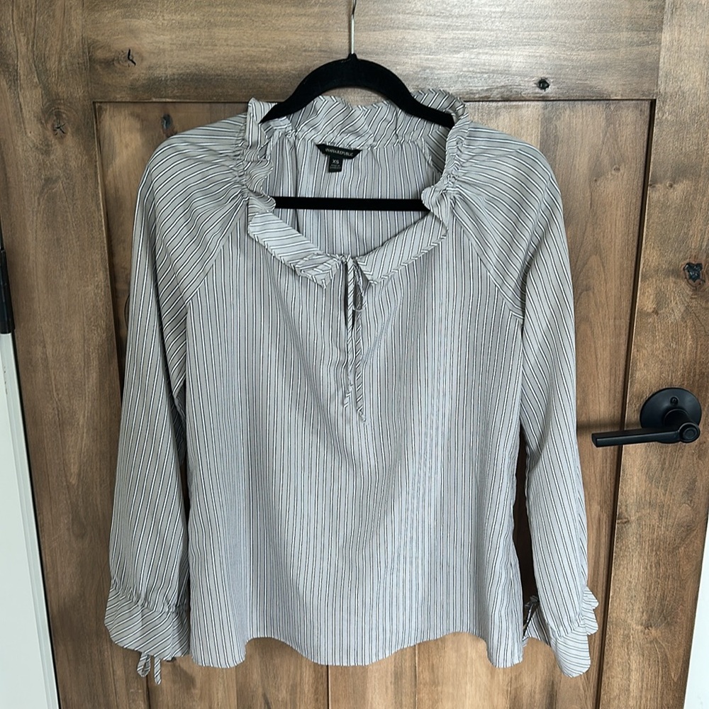 Banana Republic white, tan and black ruffle tie neck and sleeve blouse